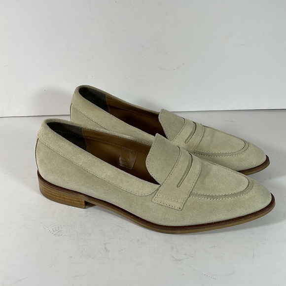 Everlane The Modern Loafer in Stone Suede - Picture 4 of 15